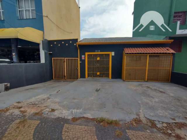Casa comercial com 245m² para locação por R$ 4.500,00 no bairro Vila Marieta - Campinas/SP