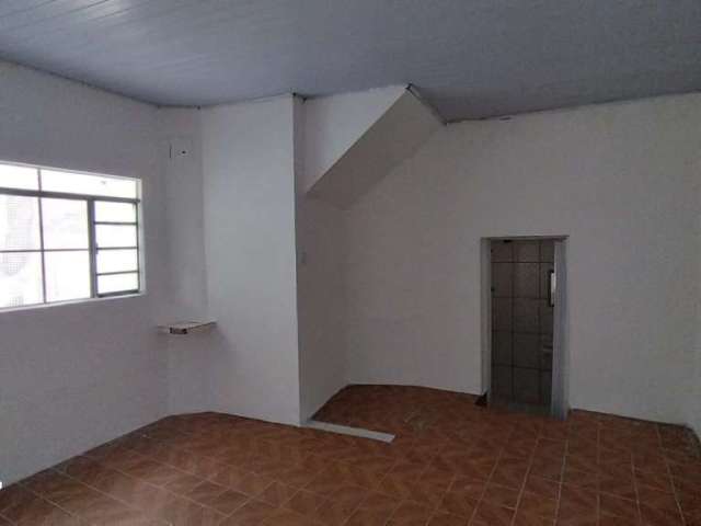 Casa com 1 quarto para alugar em Itaquera, São Paulo  por R$ 900