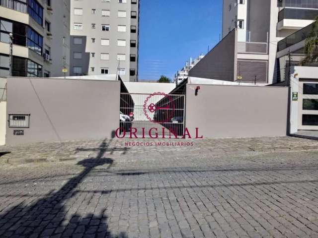 Terreno à venda na Rua Santo Ceroni, 233, Panazzolo, Caxias do Sul por R$ 1.485.000