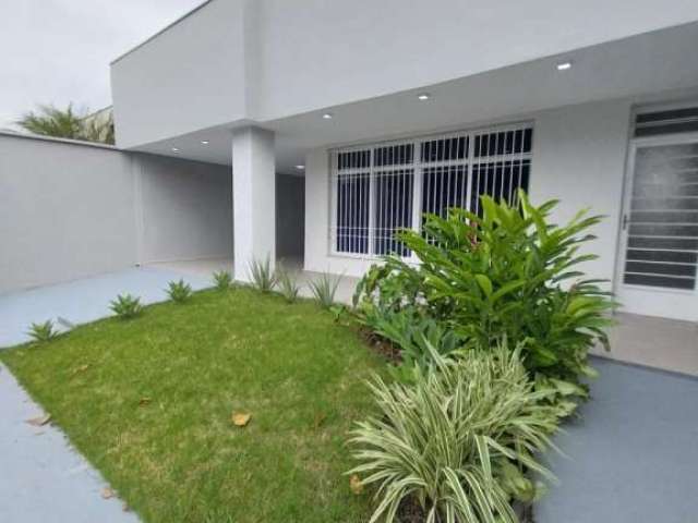 Casa com 3 quartos à venda na Vila Paraiba, Guaratinguetá  por R$ 950.000