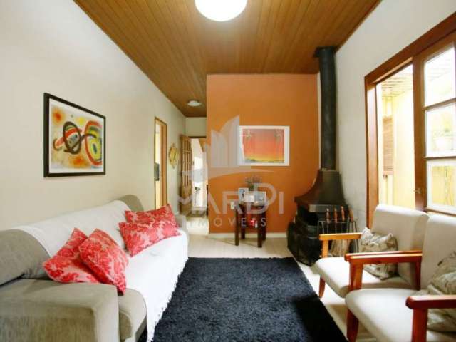 Casa com 3 quartos à venda na Rua Alfredo Silveira Dias, 377, Nonoai, Porto Alegre por R$ 430.000