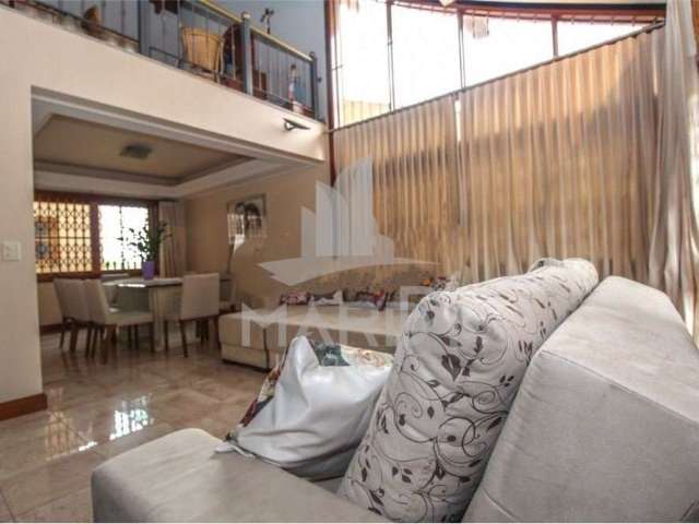 Casa com 3 quartos à venda na Travessa Miguel Pereira, 120, Medianeira, Porto Alegre por R$ 1.980.000