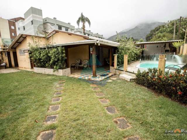 Casa com 4 quartos à venda na Rua Julião da Silva Cruz, Pereque-Mirim, Ubatuba, 250 m2 por R$ 850.000