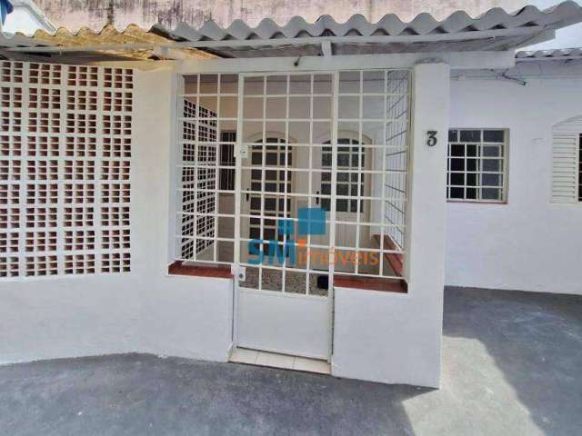 Casa com 3 dormitórios para alugar, 80 m² por R$ 2.570,00/mês - Centro - Santo André/SP