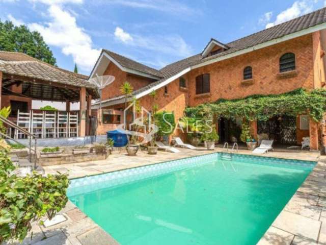 Espetacular Residência de 600m² no Morumbi! 6 dormitórios, quintal com piscina, 9 vagas!!!