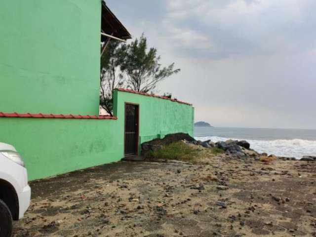 Casa à venda na frente do mar na Praia de BALNEÁRIO BARRA DO SUL - SC