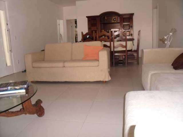 Casa com 5 quartos, 400 m² por R$ 700.000 - Baldeador  RJ