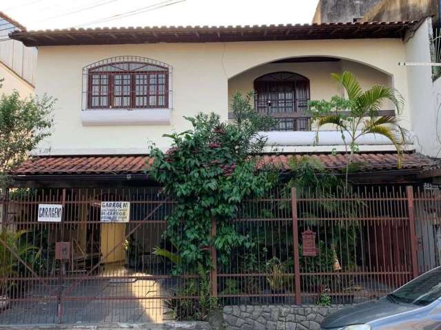 Casa com 3 dormitórios à venda por R$ 1.100.000,00 - Centro - São Gonçalo/RJ