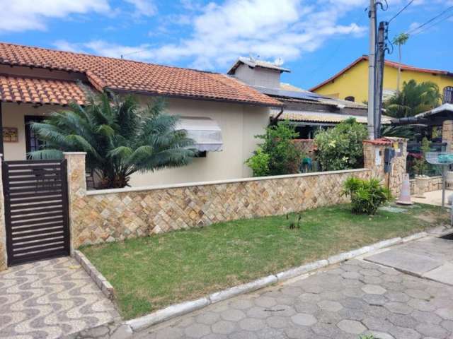 Casa com 4 dormitórios à venda, 60 m² por R$ 650.000,00 - Ponta Grossa - Maricá/RJ