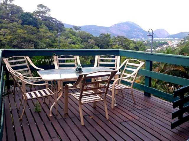 Casa com 2 dormitórios à venda, 226 m² por R$ 650.000,00 - Itaipu - Niterói/RJ
