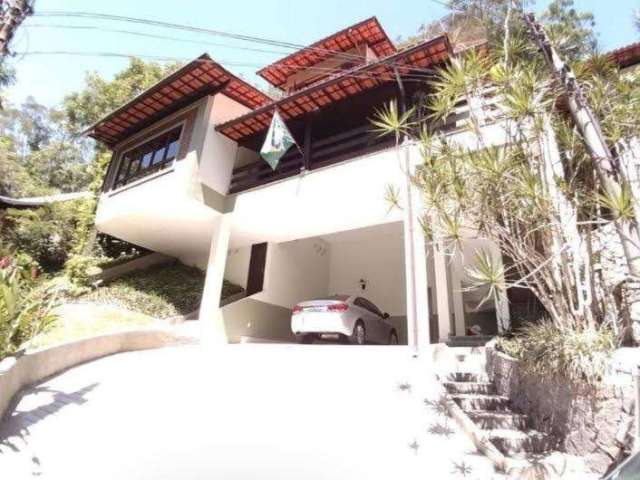 Casa triplex com 4 quartos, 294 m² por R$ 1.290.000 - Itaipu - Niterói/RJ