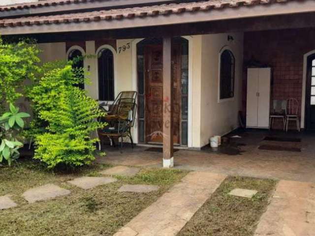 Casa com 2 quartos à venda no Centro, Bertioga  por R$ 490.000
