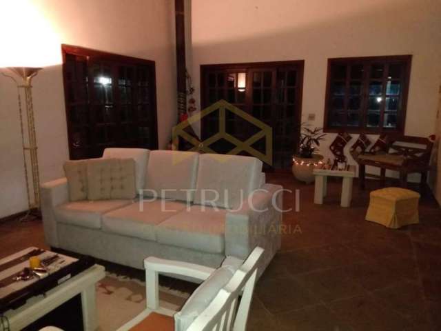 Casa em condomínio fechado com 4 quartos à venda na Rua José da Cruz Bueno, 0001, Loteamento Jardim das Paineiras, Itatiba, 300 m2 por R$ 650.000