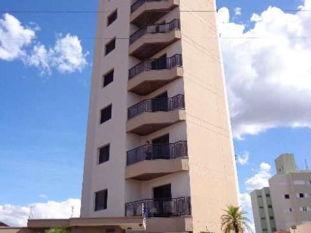 Apartamento duplex no Centro próximo a ETEC Paulino Botelho em São Carlos