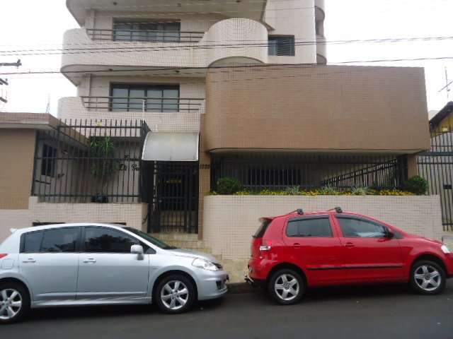 Apartamento com 3 dormitórios e 1 suíte no Centro próximo ao Passarinho Hortifrúti em São Carlos