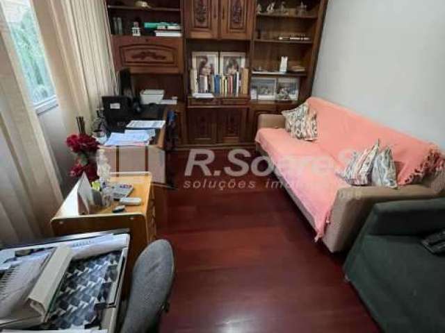 Casa com 2 quartos à venda na Rua Pedro Teles, Praça Seca, Rio de Janeiro por R$ 680.000