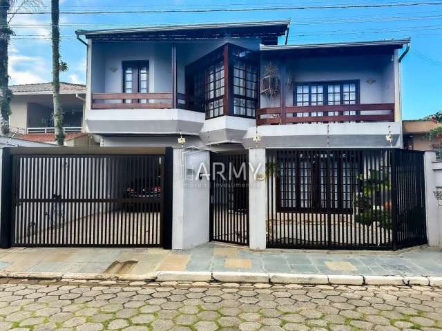 Casa com 4 quartos à venda na Rua José Alves, 50, Costeira, Paranaguá, 223 m2 por R$ 1.600.000