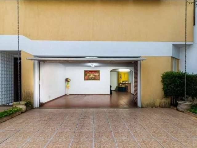 Casa com 3 quartos para alugar no Jardim Leonor Mendes de Barros, São Paulo  por R$ 6.400