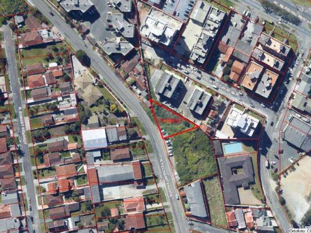 Terreno à venda, 739 m² por R$ 860.000,00 - Bacacheri - Curitiba/PR