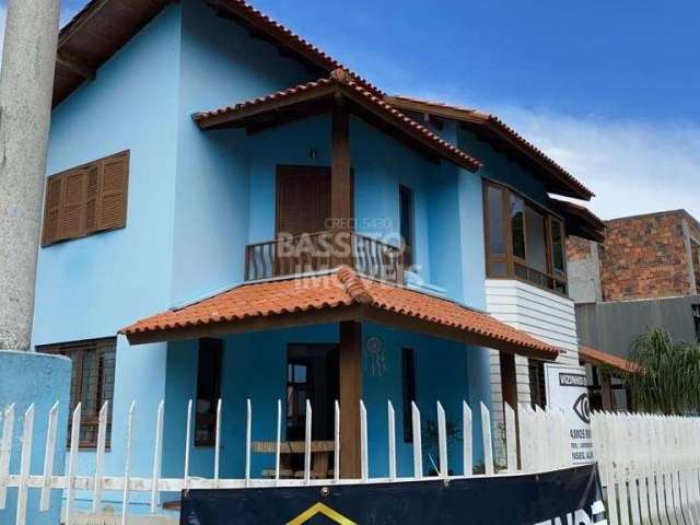 Casa com 3 quartos à venda na Rua das Sereias, 147, Canasvieiras, Florianópolis, 192 m2 por R$ 1.100.000