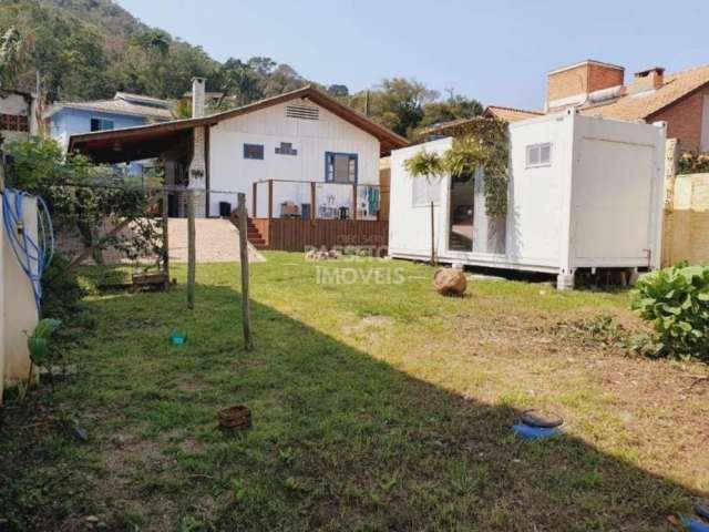 Terreno à venda na Rua Durval Pires da Cunha, 337, Sambaqui, Florianópolis por R$ 690.000