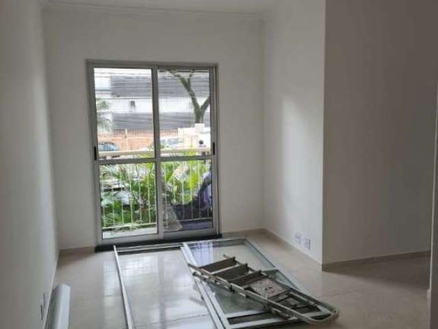 Apartamento com 3 quartos para alugar no Cambuci, São Paulo  por R$ 2.190