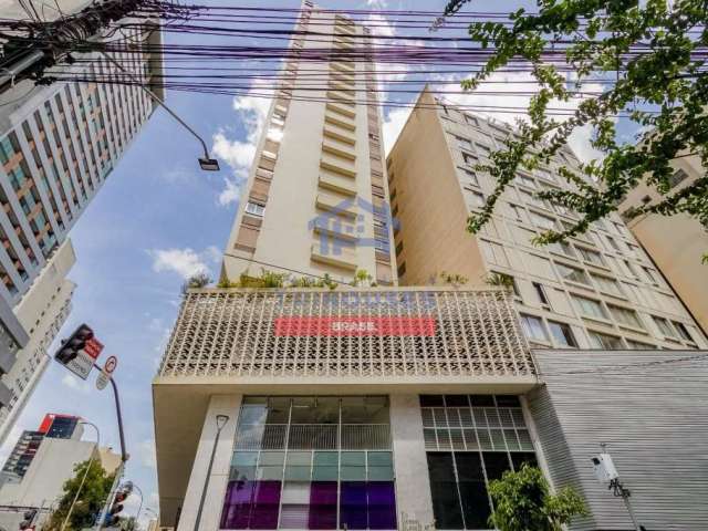 Amplo apartamento no centro de Curitiba com 4 quartos, elevador e vaga de garagem coberta por R$690