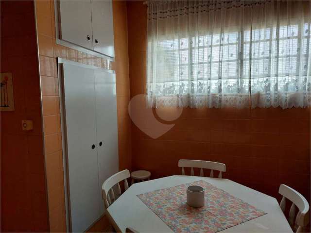 Casa com 2 quartos para alugar na Rua Prudente de Moraes, 1106, Centro, Jundiaí, 82 m2 por R$ 2.500