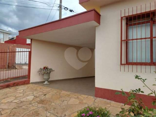 Casa com 3 quartos à venda na Avenida Soror Maria da Providência, 388, Jardim Pacaembu, Jundiaí, 167 m2 por R$ 660.000
