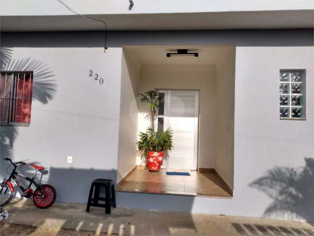 Casa com 3 quartos à venda na Rua João Martins Rodrigues, 200, Centro, Eldorado, 200 m2 por R$ 500.000