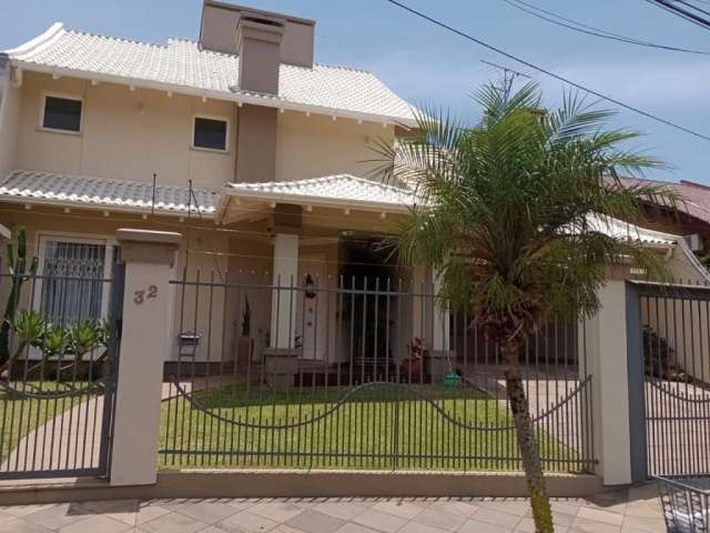 Casa com 4 quartos à venda na Rua Bento Tavares da Silva, 32, Cristo Rei, São Leopoldo por R$ 1.330.000
