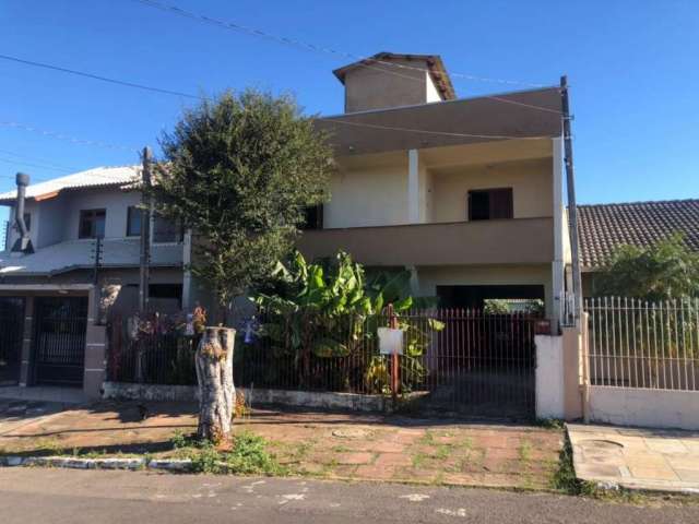 Casa com 3 quartos à venda na Rio Branco, 229, Parque Amador, Esteio por R$ 700.000