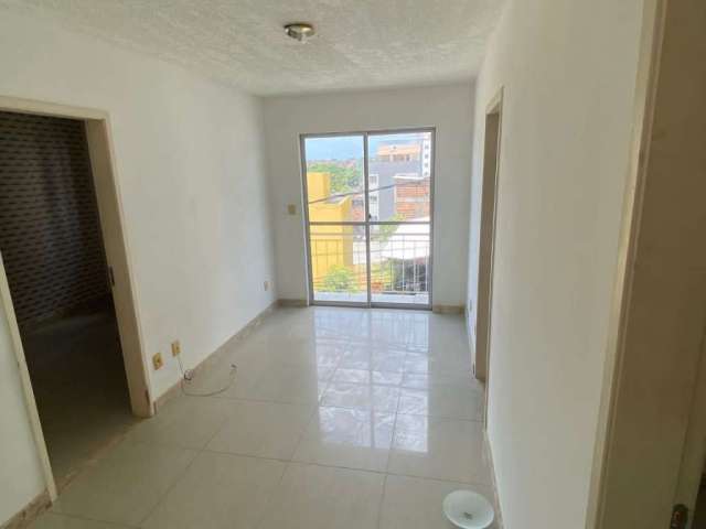 Apartamento com 3 quartos à venda na Rua Rio das Graças, Recreio Ipitanga, Lauro de Freitas, 50 m2 por R$ 175.000