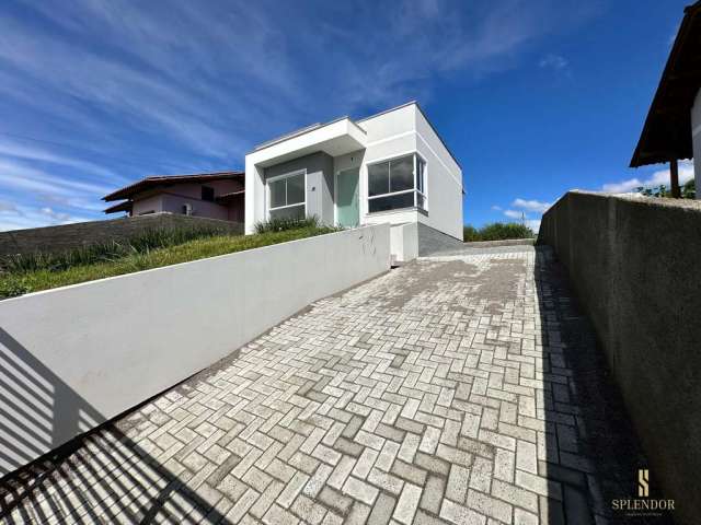 Casa à venda com 3 dormitórios e terreno com 360 m2 no bairro João Paulo II - Indaial/SC