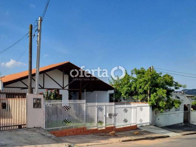 Casa com 3 quartos à venda no Centro, Lapa , 200 m2 por R$ 850.000