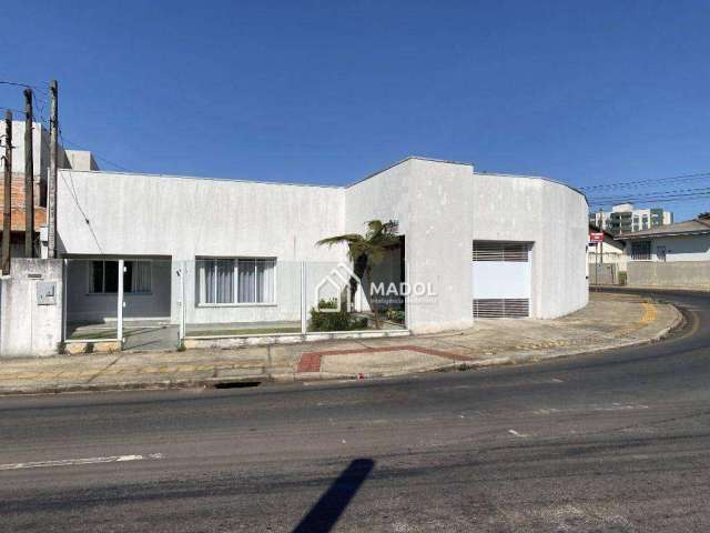 Casa com 4 dormitórios à venda, 550 m² por R$ 900.000,00 - Uvaranas - Ponta Grossa/PR