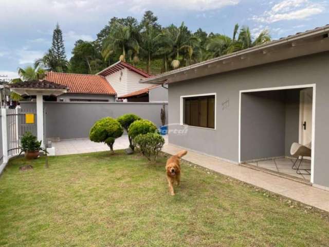 Casa com 4 quartos à venda na Rua Frei Solano, 377, Gasparinho, Gaspar, 390 m2 por R$ 1.100.000
