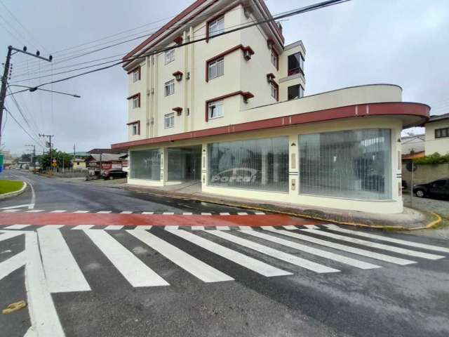 Sala comercial com 2 salas para alugar em Santa Terezinha, Gaspar , 200 m2 por R$ 7.500