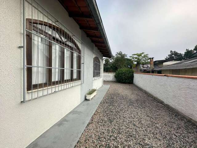 Casa com 3 quartos à venda na Rua Gelasio Bernz, 87, Gasparinho, Gaspar, 157 m2 por R$ 480.000