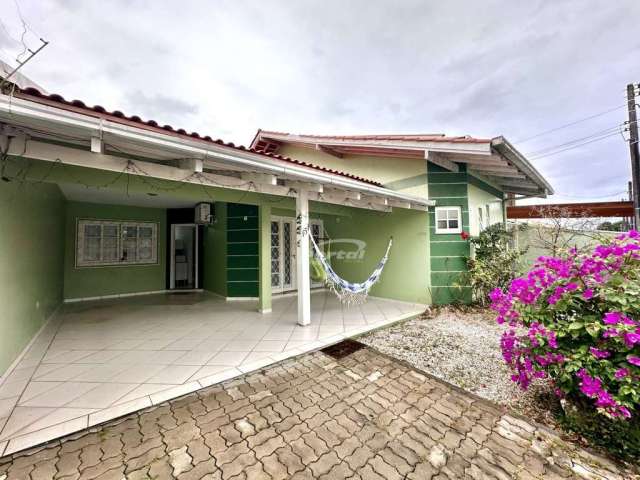 Casa com 4 quartos para alugar no Centro, Penha , 98 m2 por R$ 4.400