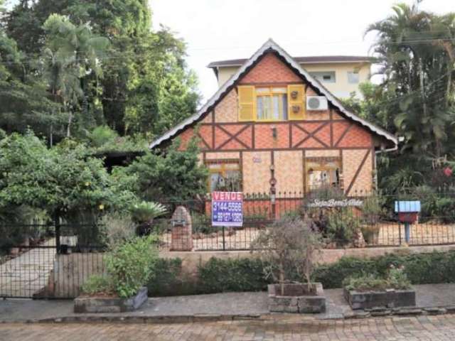 Casa com 4 quartos à venda no Velha, Blumenau , 240 m2 por R$ 695.000