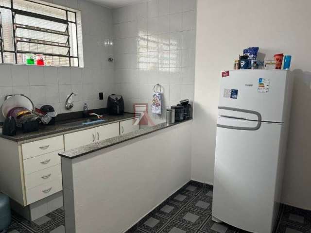 Casa no bairro Vila Progresso em Jundiaí com 02 dormitórios, cozinha espaçosa, sala, banheiro, lavanderia e 01 vaga de garagem.