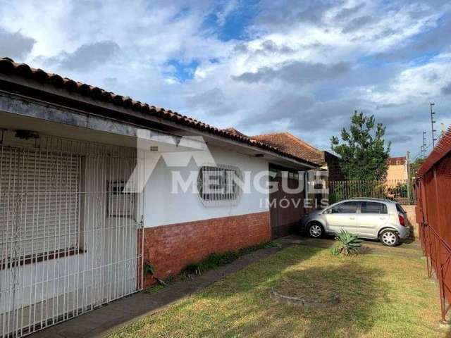 Casa com 3 quartos à venda na Rua Miguel Di Giorgio, 55, São Sebastião, Porto Alegre por R$ 330.000