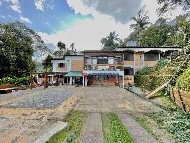 Casa com 3 dormitórios à venda, 398 m² por R$ 2.190.000,00 - Condomínio Iolanda - Taboão da Serra/SP