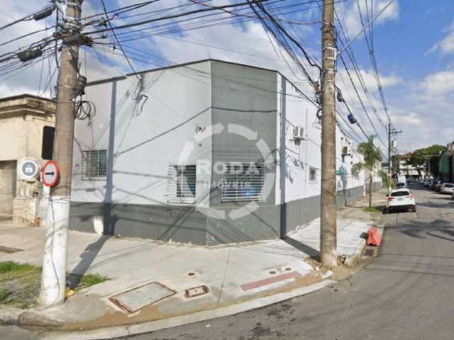 Casa comercial disponível para locação no bairro da Vila Mathias em Santos/SP