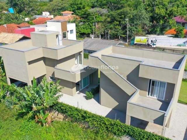 Dois Lofts Financiáveis com 2 Dormitórios à venda, a 100 metros da Lagoa da Conceição, com Excelent