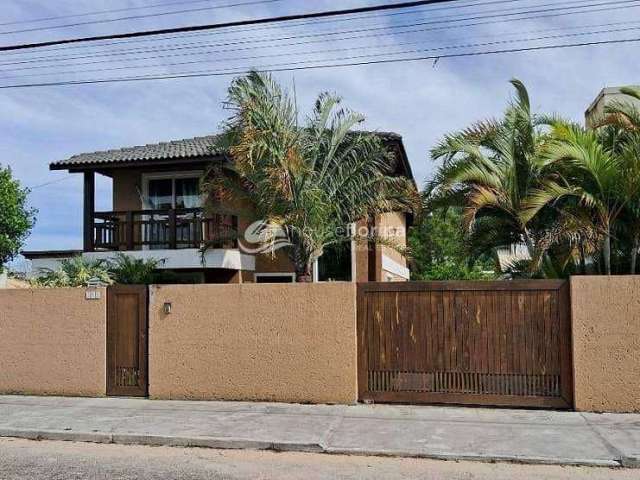 Casa à venda, Rio Tavares, Florianópolis, SC - Possui 3 dormitórios, uma área de terreno de 450m² ,