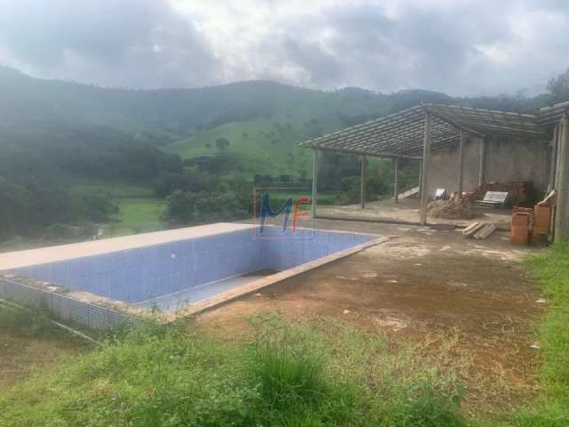 REF 16.762 -Lindo Sitio localizado em Piranguçu, com 629.200 m² (13 alqueires equivalentes), 3 dorms, piscina, churrasqueira, canil e garagem.
