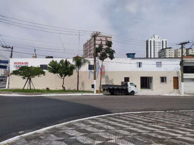 Excelente Galpão localizado no bairro Ipiranga, com 304 m²  a.c., 244 m²  terreno,  testada de 7,75 metros. ZONEAMENTO: ZC. REF: 17.639