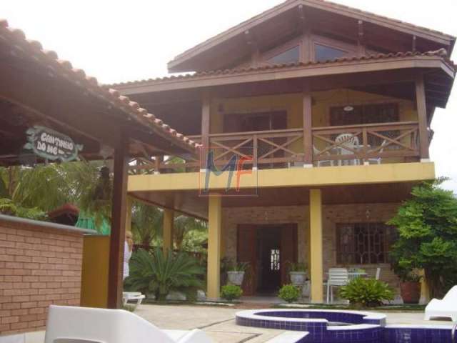 Excelente Casa com piscina, sendo 4 suítes, 3 vagas de garagem, praia do Capricórnio, Caraguatatuba. Estuda-se permutas. Ref: 3797